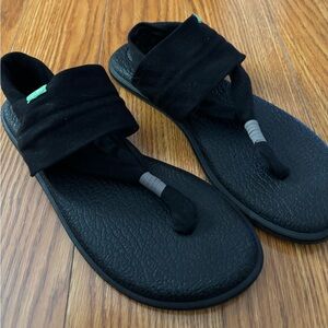 SANUK BLACK SLIP-ON YOGA MAT FLIP FLOP SANDALS - SUPER COMFY!